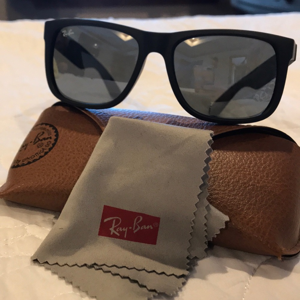 Authentic Ray-Ban 4165 Justin Sunglasses 🕶